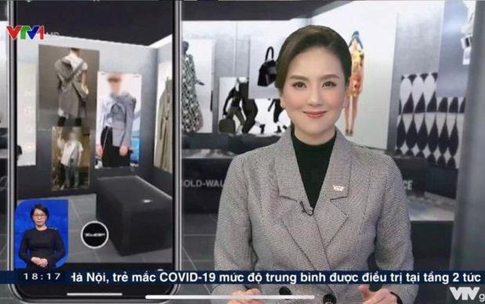 Số là vì không thể chịu được cái rét căm căm thấu xương, nữ MC VTV Mai Ngọc đã phối áo len với trang phục lên sóng thường ngày.