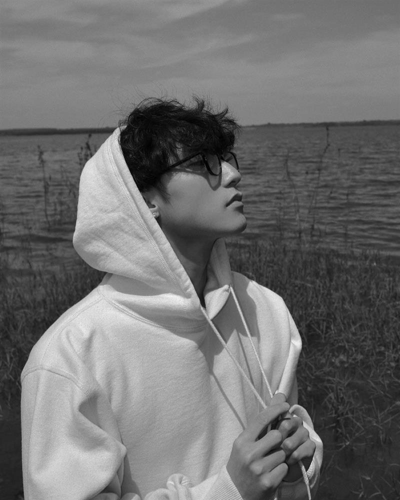 Sơn Tùng du hí sau ồn ào xô đẩy, Hải Tú đang ở đâu?-3