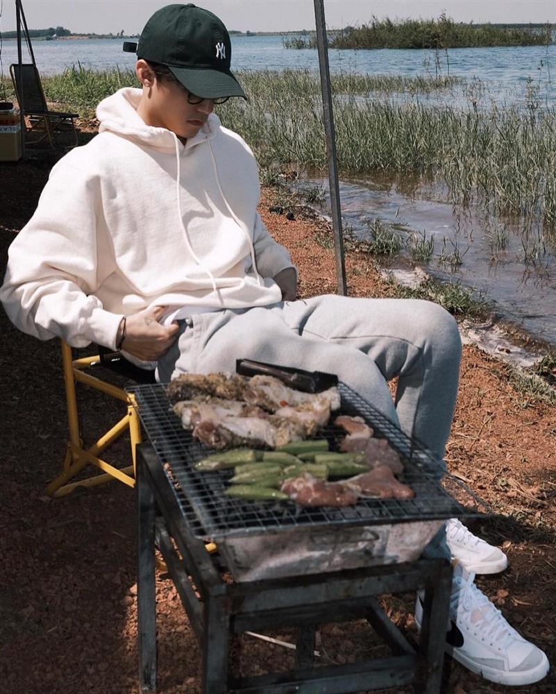 Sơn Tùng xí xóa màn xô đẩy Hải Tú bằng 1 pha diện đồ đôi cực ngọt-4