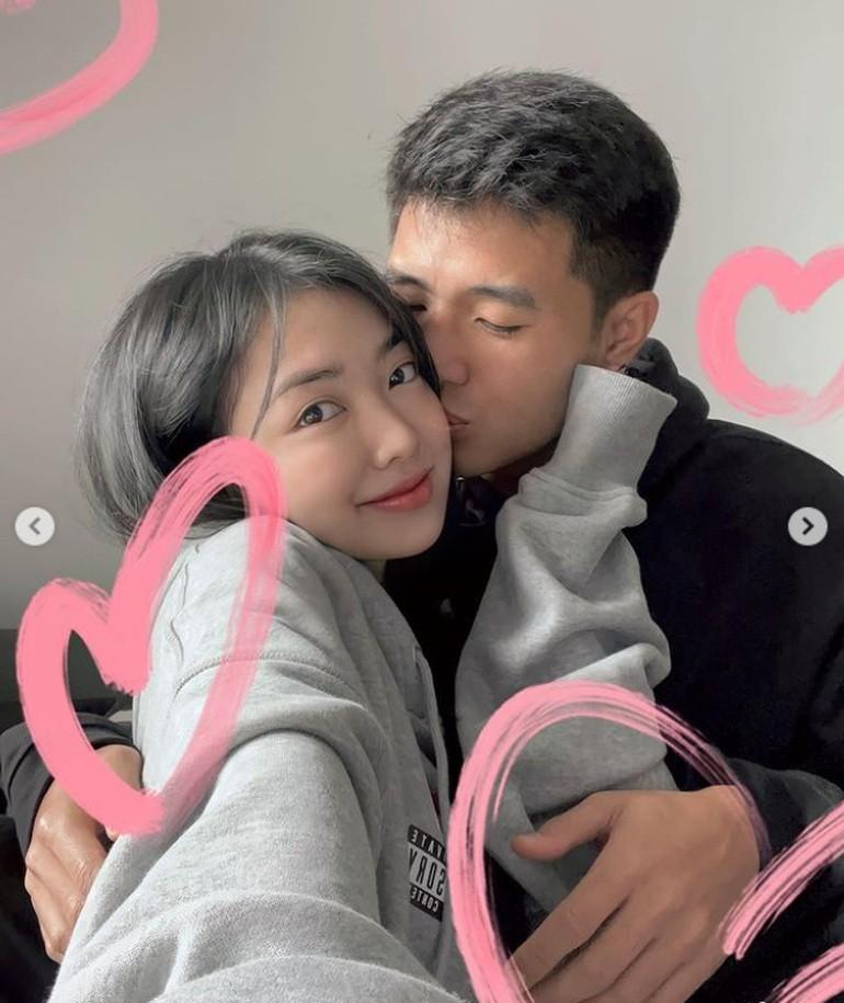 Chia sẻ chính thức của Đức Chinh sau màn đánh úp lấy vợ-3