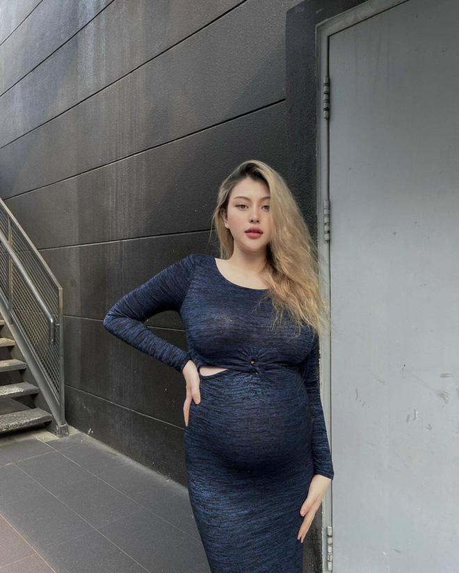 Hot girl ngực khủng Sunna xuất hiện bên chồng sau tin mang bầu-1