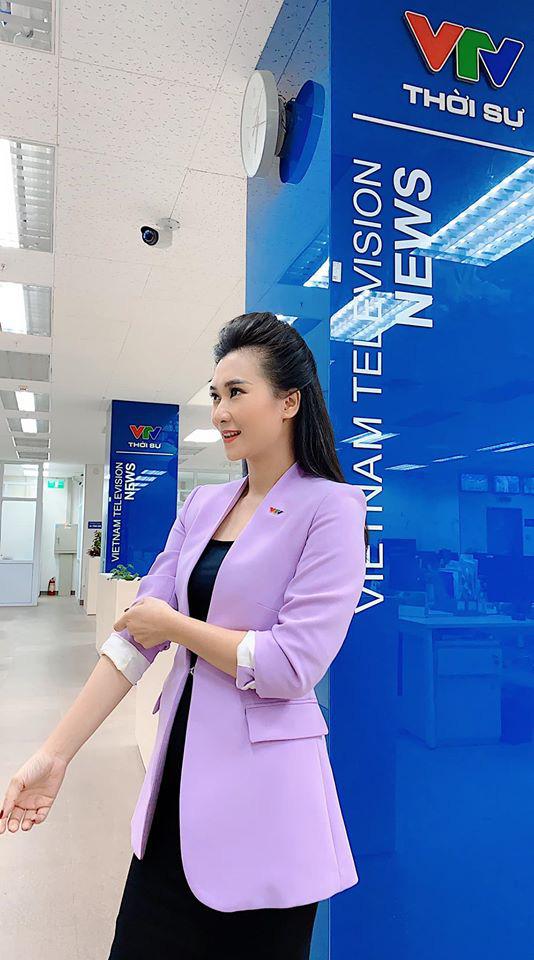 Diện vest tím đẹp như các MC, BTV-4