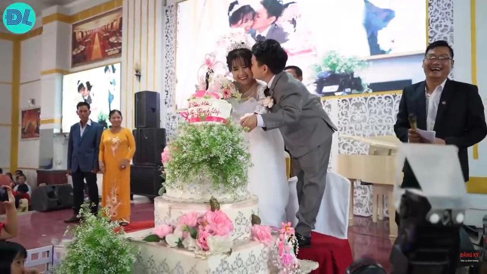 Cuộc sống vợ chồng cặp đôi cao 1m20 nổi đình đám Đắk Nông-4