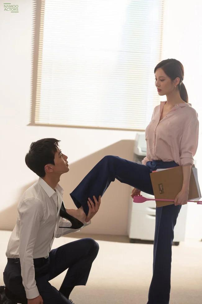 Học Park Min Young và Seohyun diện đồ công sở vẫn gợi cảm hết nấc-7