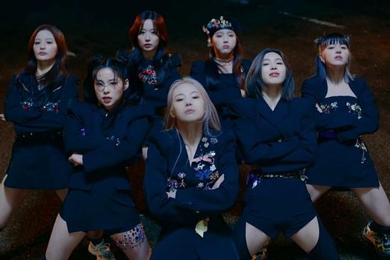 'Em gái' TWICE và ITZY dính phốt đạo nhái, nhạc và lời như lẩu thập cẩm