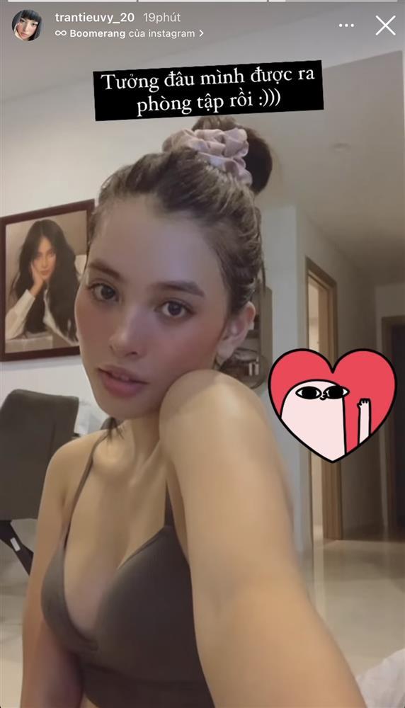 Tiểu Vy khoe gò bồng đảo bốc lửa nhưng mặt hốc hác vì Covid-19-2