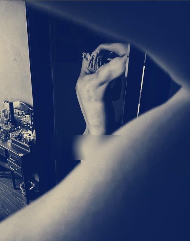 Sao nam Vbiz ngày càng bạo, thi nhau tung ảnh truổng cời-2