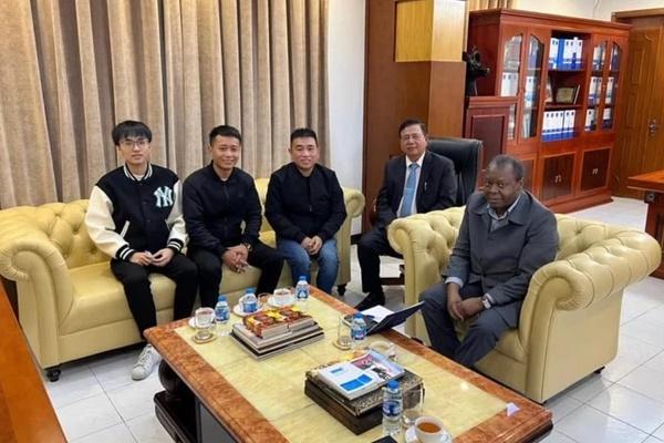 Quang Linh Vlogs xuất hiện trên truyền hình, dự định trở lại châu Phi-5