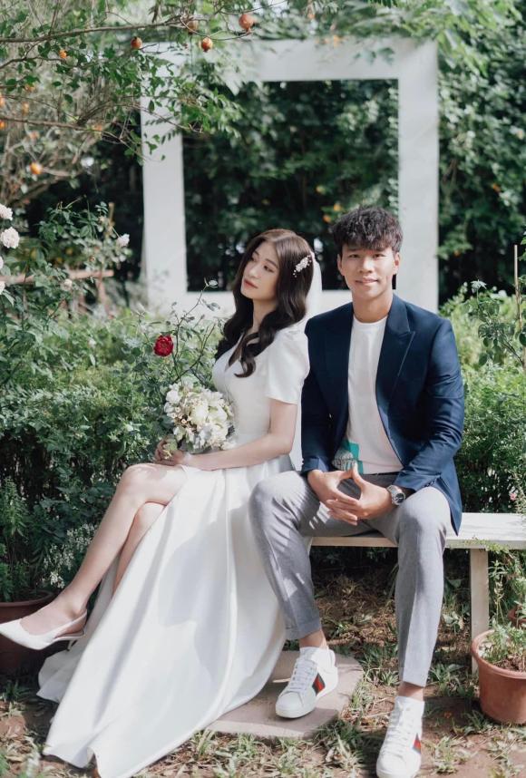 Vừa sinh con, vợ cầu thủ nối tiếng liền bóc phốt chồng cực căng-3