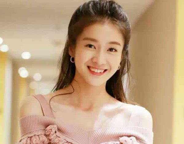 Sao nhí may mắn theo chị đi chơi lại được đạo diễn chấm, thành diễn viên đắt giá-7