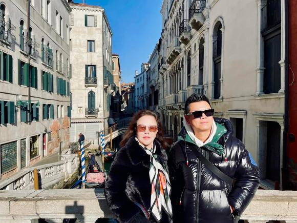 Chồng cũ đại gia của MC Quỳnh Chi có tình mới ở trời Tây-3