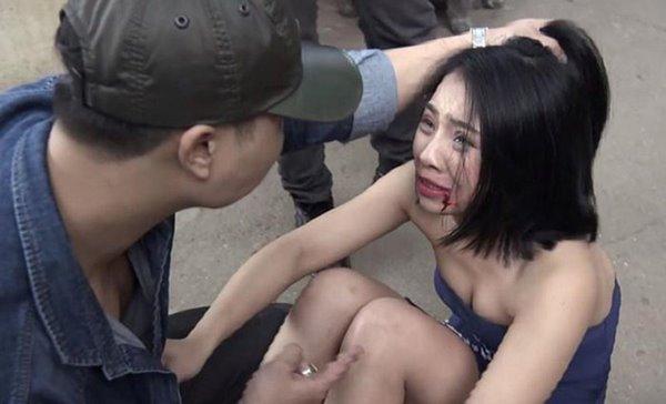 Mỹ nhân Việt thả rông trên phim khiến người xem đỏ mặt-10