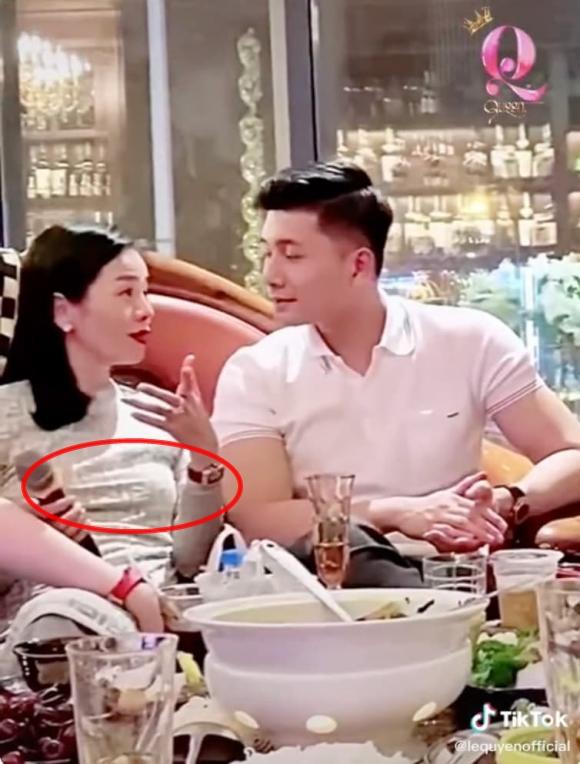 Lệ Quyên thả rông đi ăn sau khi được chọn làm giám khảo hoa hậu-6