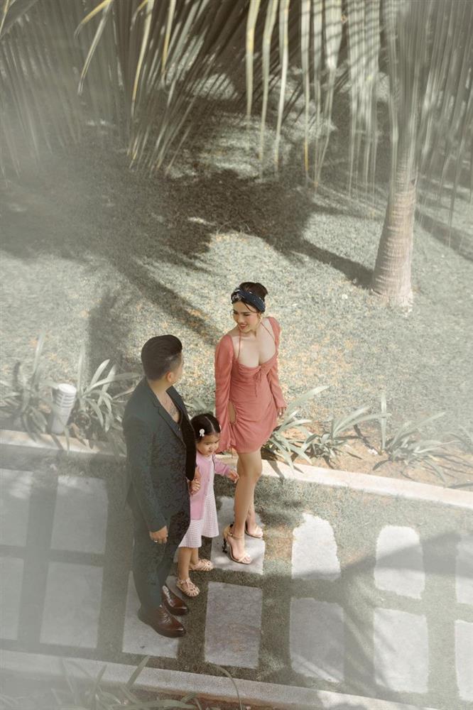 Mượn đầm cô em, chị ruột diện sexy hạ đo ván Ngọc Trinh-9