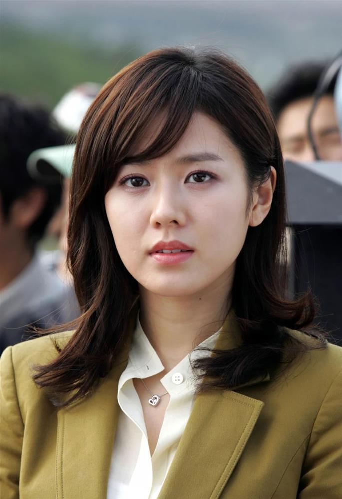 Sao Hàn để tóc mái thưa: Song Hye Kyo, Kim Tae Hee thăng hạng nhan sắc-3