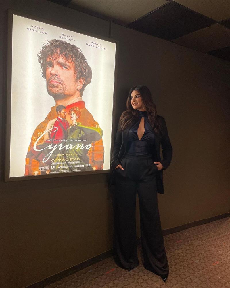 Miss Universe 2021 như bà thím, bị Miss Earth chặt đẹp-2