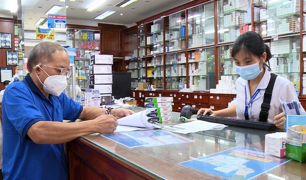 Ngày đầu bán thuốc chữa Covid-19: Không giấy xác nhận, F0 về tay không-2