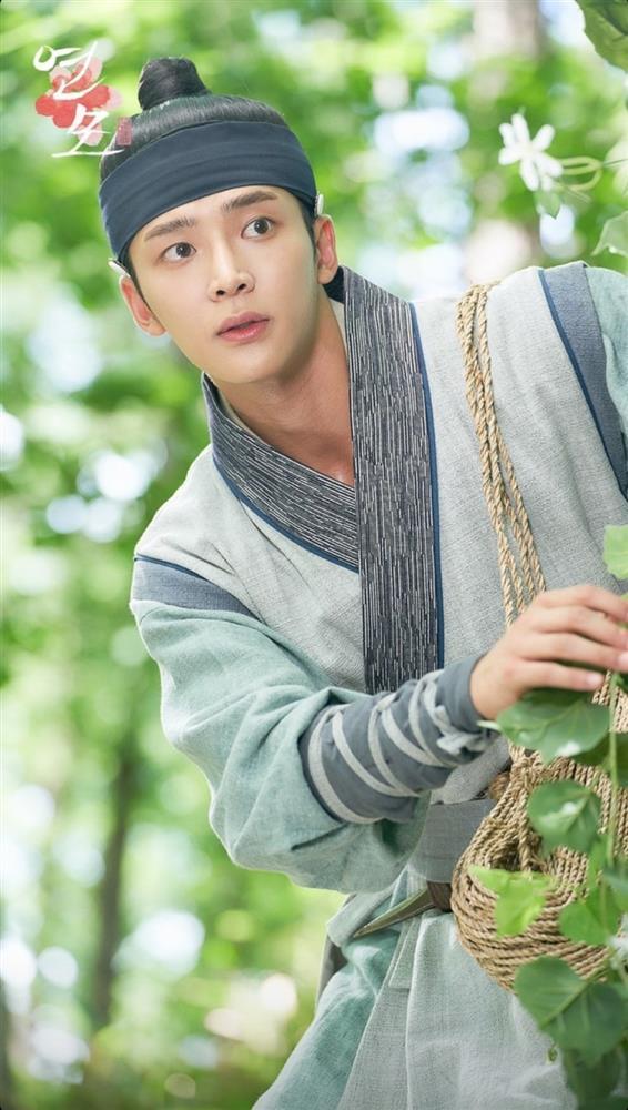 6 idol đang thổi luồng gió mới cho phim ảnh Hàn: Kang Daniel thánh hôn-12