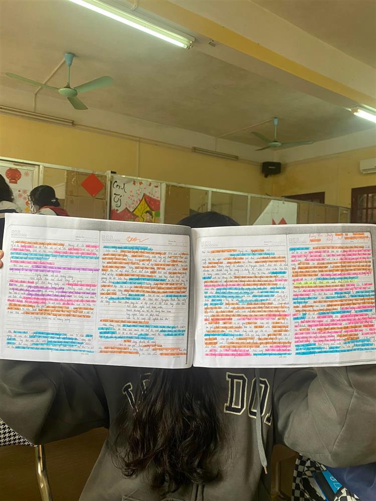 Khoảnh khắc hài hước khi cho đứa bạn mượn bút tô ý chính-1