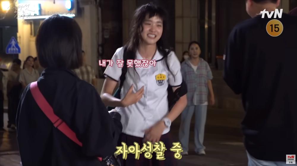 Kim Tae Ri bị xấu hổ khi té trước mặt Nam Joo Hyuk-8