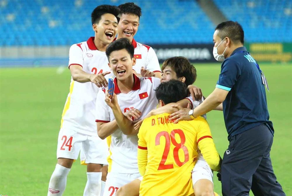 Bật mí lời dặn HLV U23 Việt Nam khi cho thủ môn đá tiền đạo-1