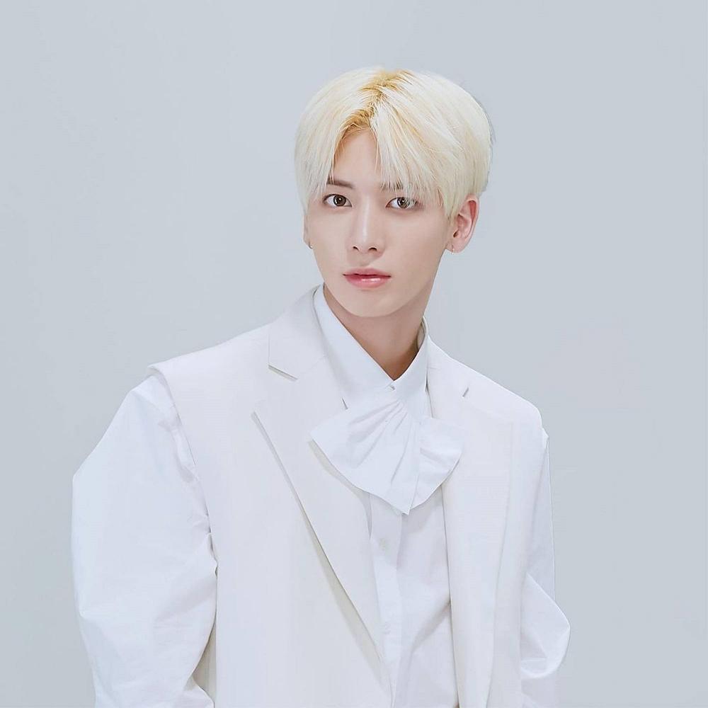 9 idol được tuyển dụng kỳ lạ: Dùng bánh mỳ, màu sắc để chiêu dụ-7