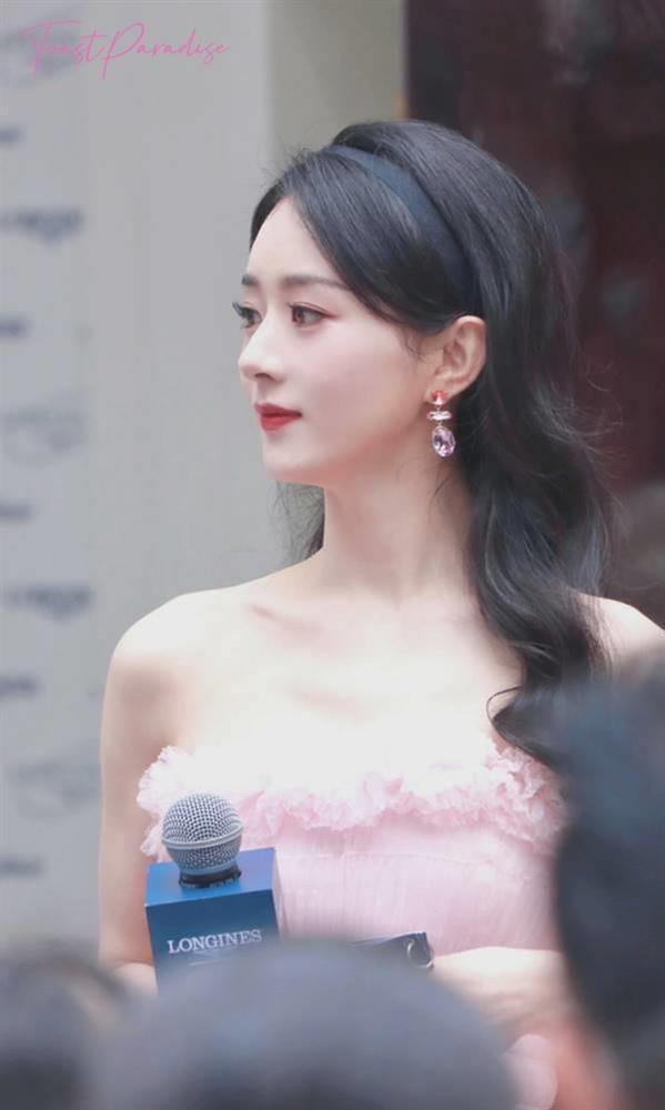 Triệu Lệ Dĩnh bị tố chảnh choẹ, giật điện thoại ngay trên phim trường-2