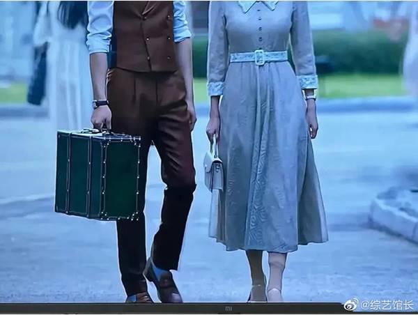 Cảnh Điềm đóng phim thiếu chuyên nghiệp, mang tất kéo phủ ống quần-5