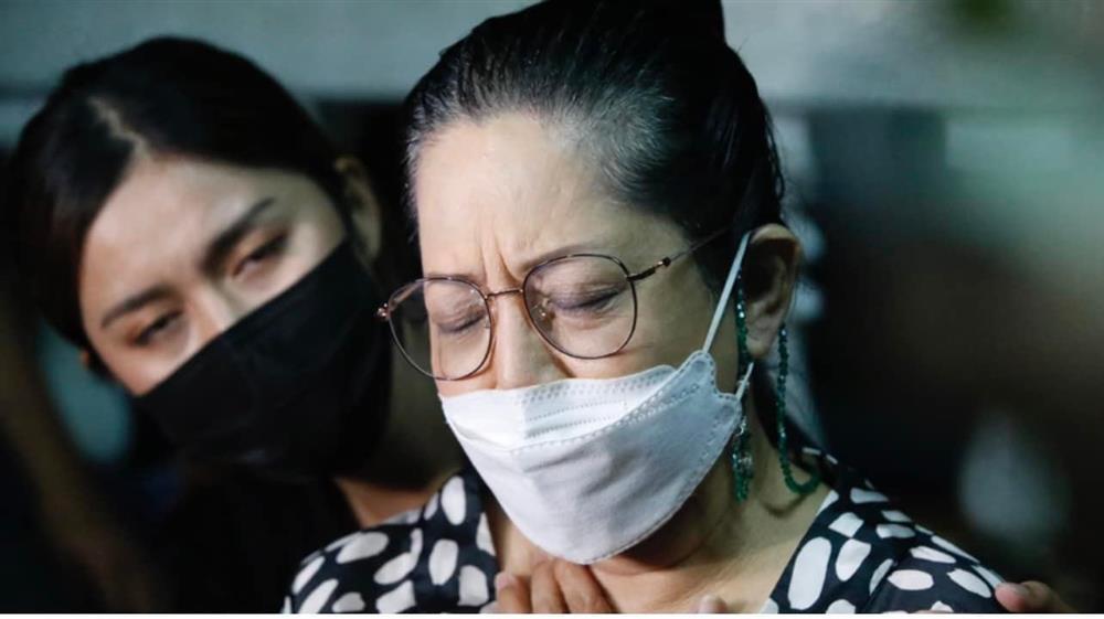 Diễn viên Chiếc Lá Cuốn Bay rơi sông, bố mẹ ôm nhau khóc trên bờ-2