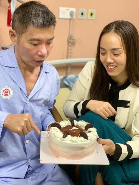 Vừa được khen giống Son Ye Jin, vợ trẻ Công Lý lộ mặt tròn quay-9