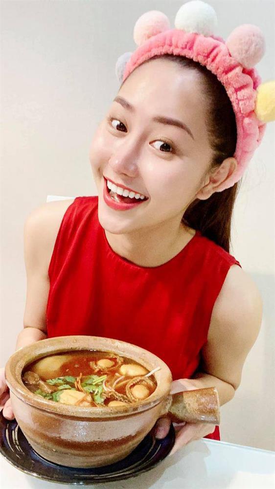 Từng trầm cảm vì sửa mũi hỏng, mặt diễn viên Tường Vi giờ ra sao?-6