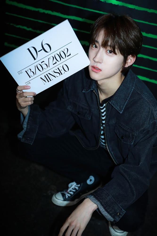 Chuyện hy hữu: Nam idol Kpop bị fan lạnh lùng từ chối tình cảm-2