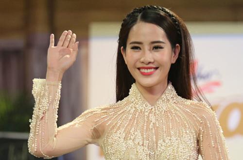 Nam Em là cái tên không còn xa lạ trong showbiz Việt. Cô lọt top 10 Hoa hậu Hoàn vũ Việt Nam 2015 và top 8 Hoa hậu Trái đất 2016.