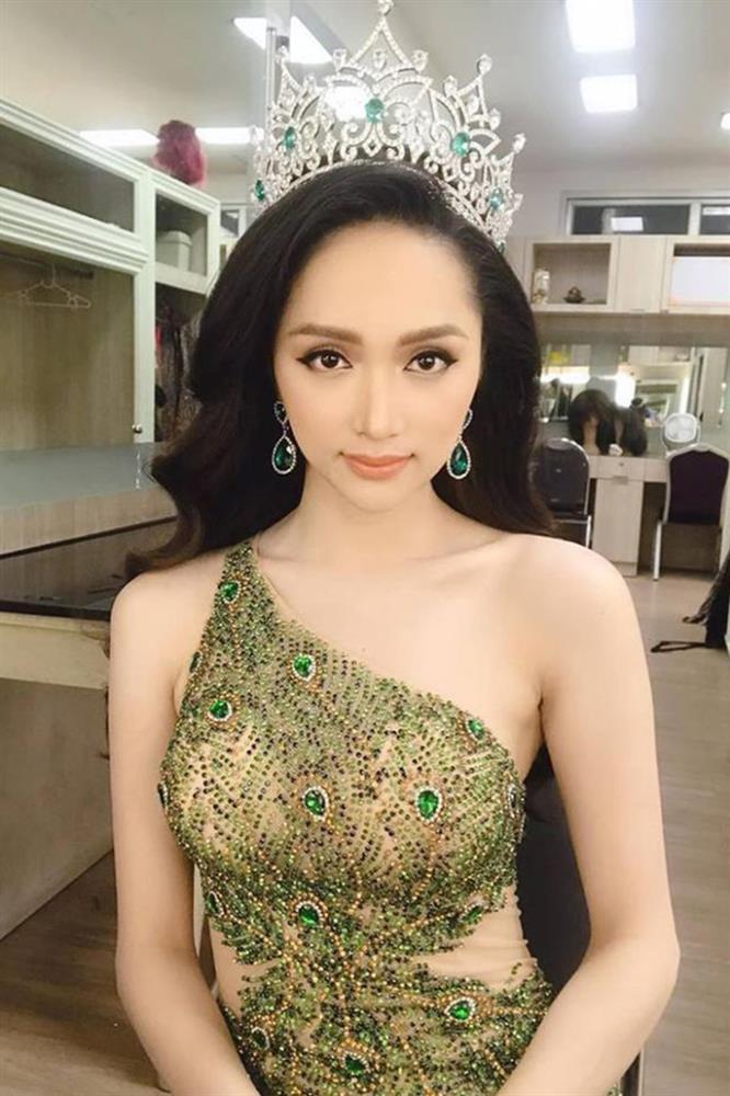 Loạt váy áo lấy cảm hứng từ vương miện của các hoa hậu Việt Nam-6