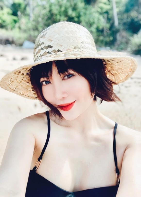 Diễn viên Thanh Hương tung ảnh bikini, vòng 1 muốn tràn ra ngoài-1