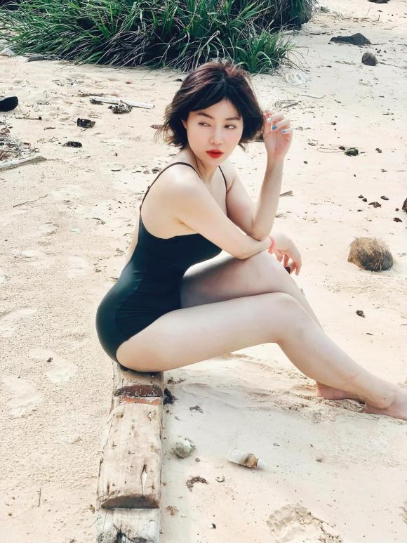 Diễn viên Thanh Hương tung ảnh bikini, vòng 1 muốn tràn ra ngoài-2