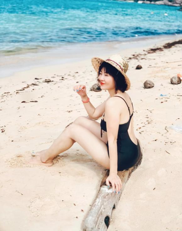 Diễn viên Thanh Hương tung ảnh bikini, vòng 1 muốn tràn ra ngoài-3