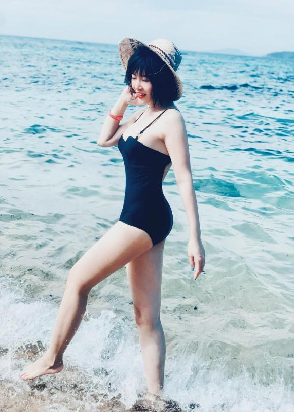 Diễn viên Thanh Hương tung ảnh bikini, vòng 1 muốn tràn ra ngoài-6