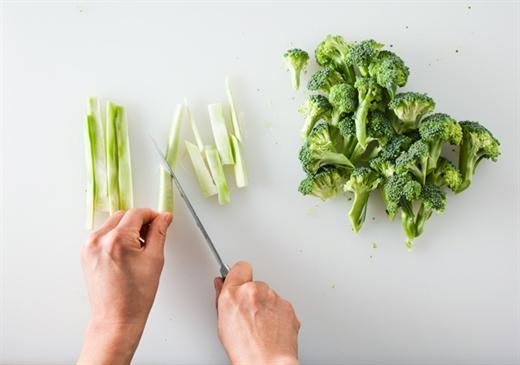 4 sai lầm chế biến bông cải xanh rau mất sạch chất, hại sức khỏe-1