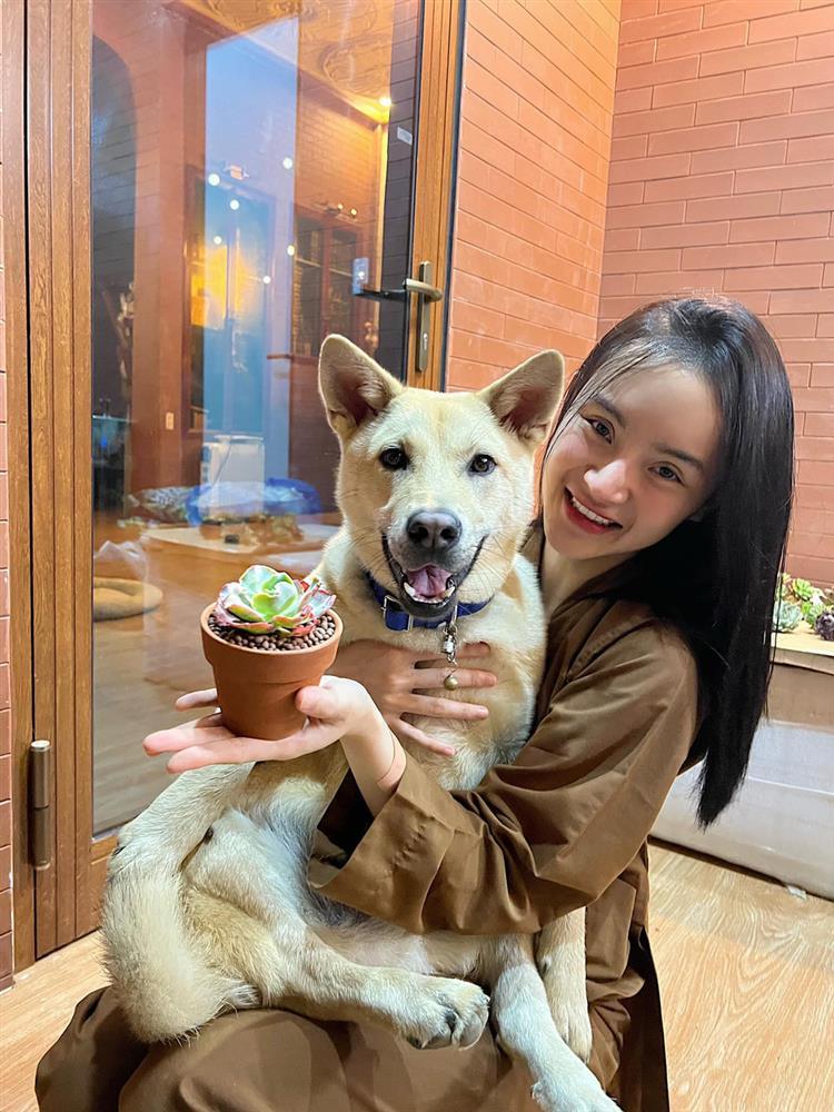 Em gái ruột tai tiếng, bị gắn mác gái hư của Angela Phương Trinh giờ ra sao?-4