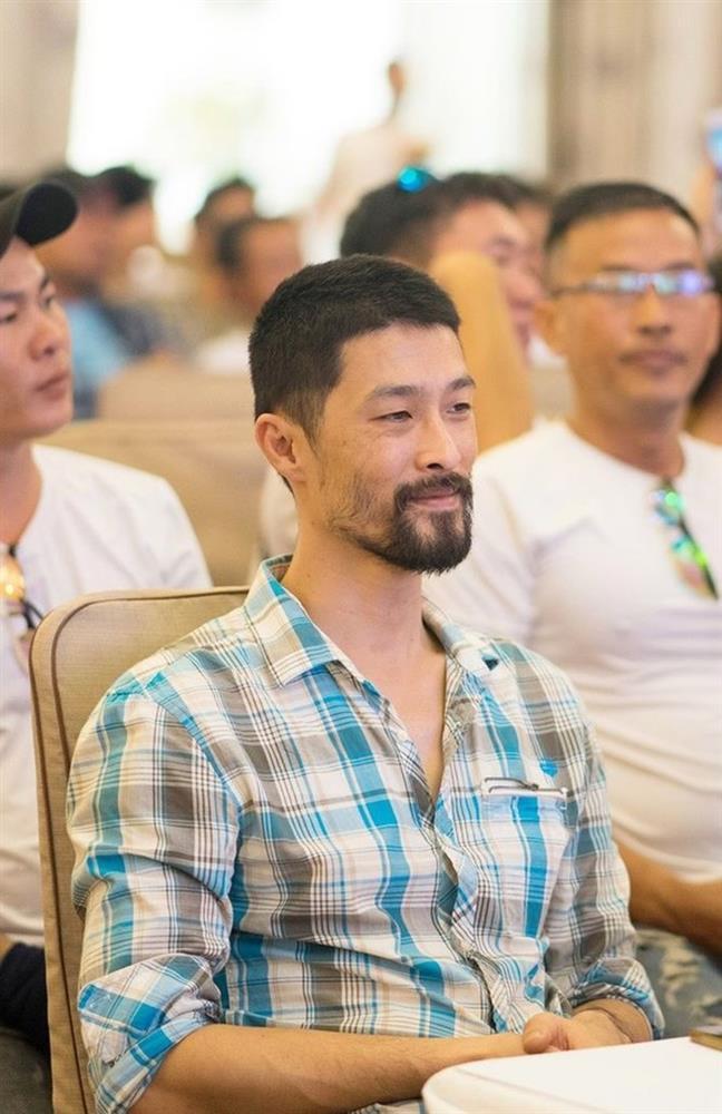 Dẹp bỏ râu ria, Johnny Trí Nguyễn gây sốc khi trẻ ra 20 tuổi-9