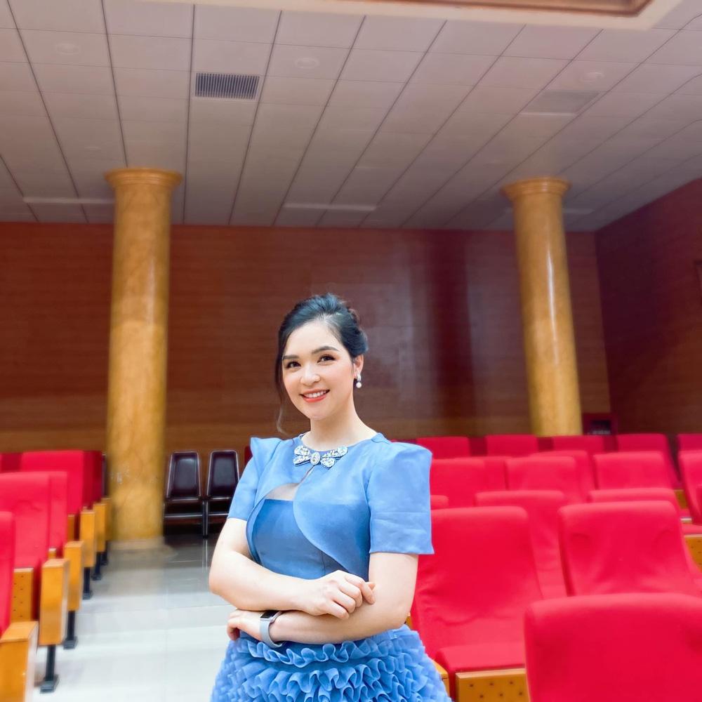 MC Kính Hồng - chị gái Hòa Minzy từng nổi đình đám giờ ra sao?-2