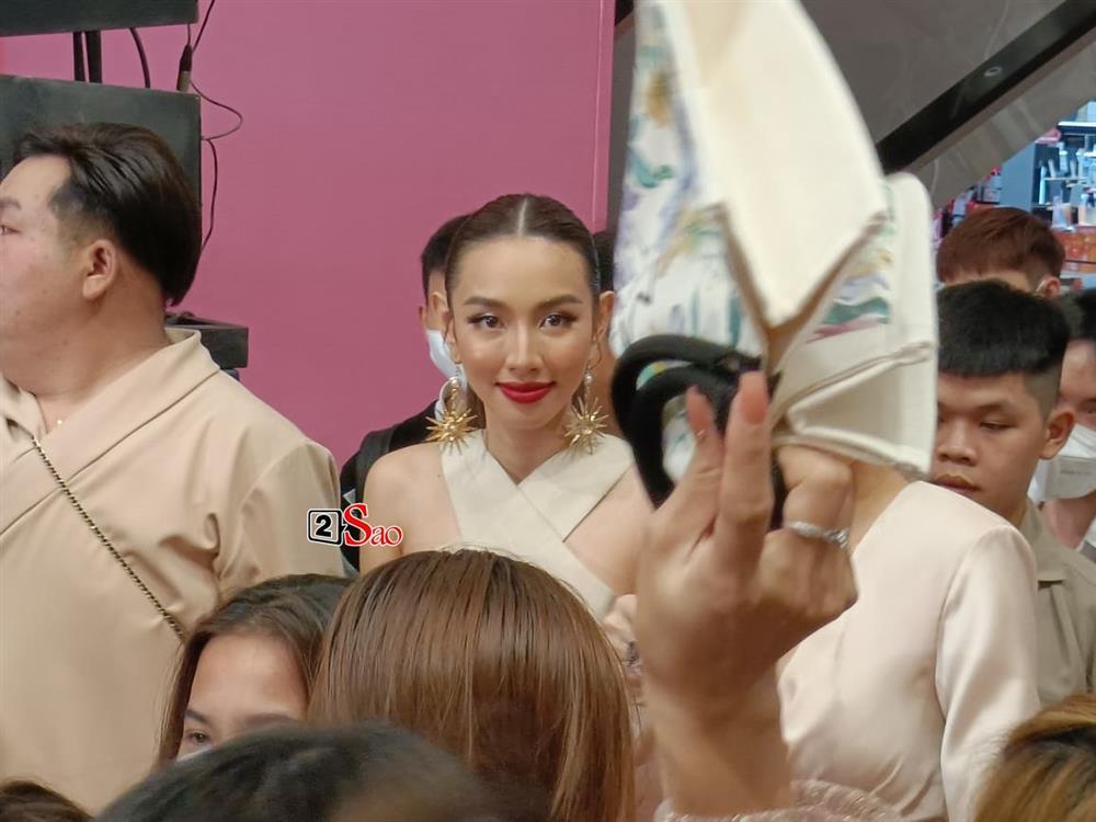 Lời chê điếng người khi Thùy Tiên đăng quang hoa hậu-2