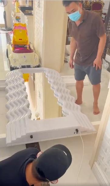 Đoàn Di Băng bắt chước Ngọc Trinh nhưng độ chịu chơi đẳng cấp hơn!-2