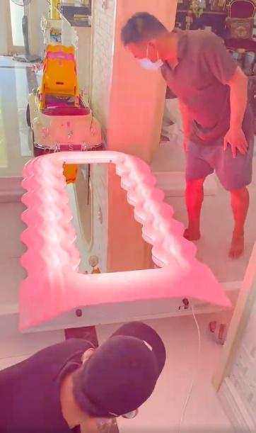 Đoàn Di Băng bắt chước Ngọc Trinh nhưng độ chịu chơi đẳng cấp hơn!-3