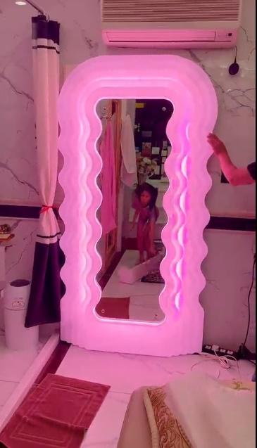 Đoàn Di Băng bắt chước Ngọc Trinh nhưng độ chịu chơi đẳng cấp hơn!-4