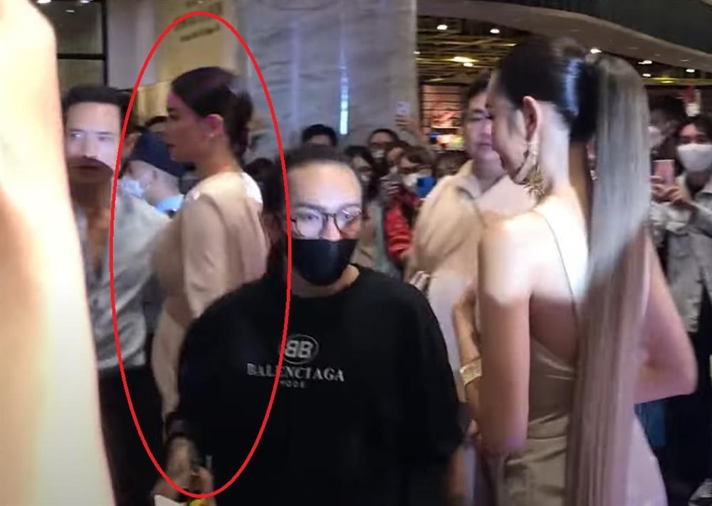 Hồ Ngọc Hà lộ bụng to vượt mặt, lẽ nào có con thứ 4?-5