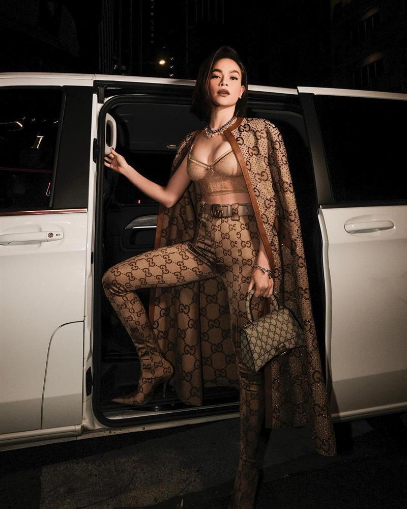 Hồ Ngọc Hà lộ bụng to vượt mặt, lẽ nào có con thứ 4?-7