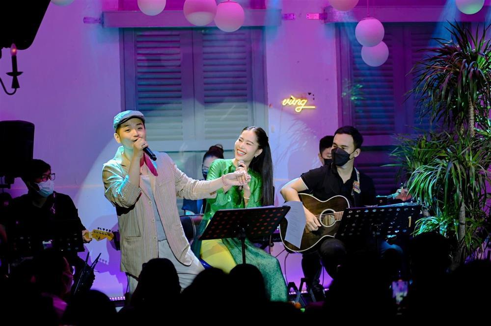 Giọng hát Nam Em bị hậu Covid-19 làm cho run rẩy, hụt hơi-1