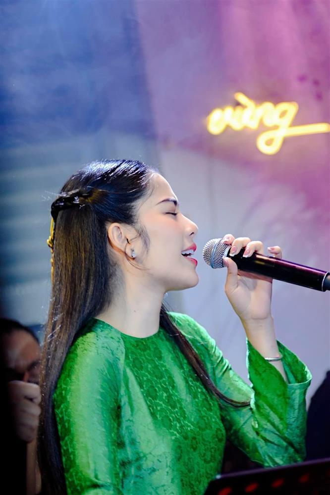 Giọng hát Nam Em bị hậu Covid-19 làm cho run rẩy, hụt hơi-2